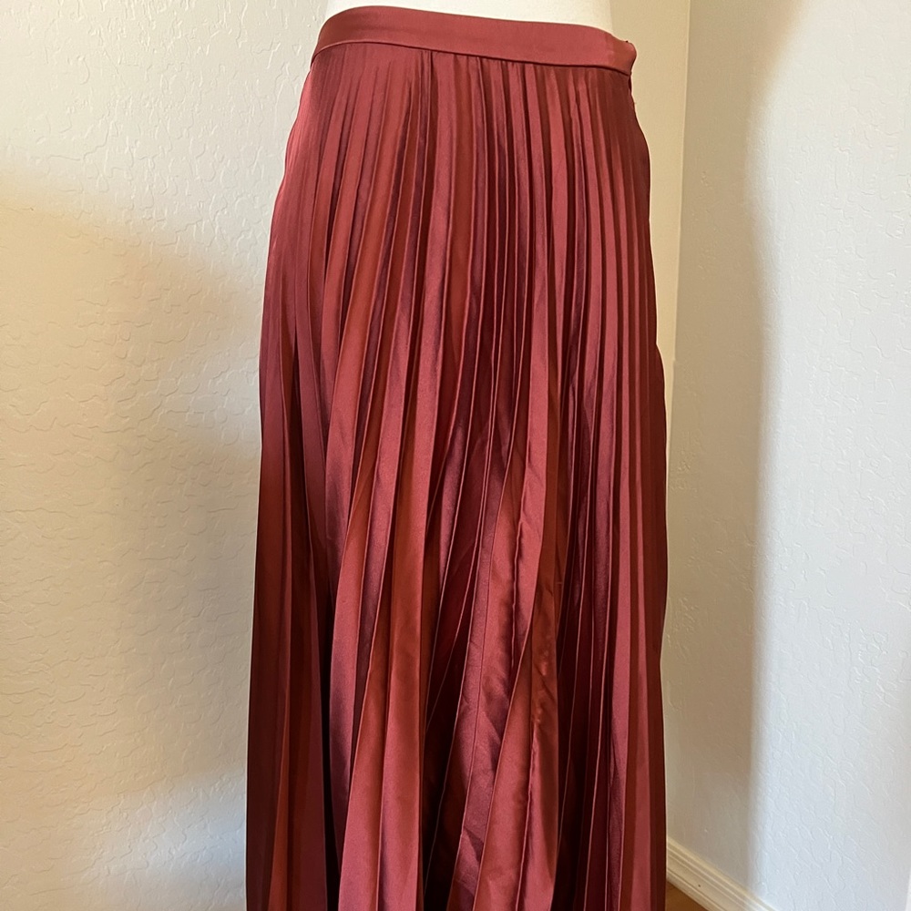 NWT ASOS Size 4 Satin-y Pleated Midi Skirt